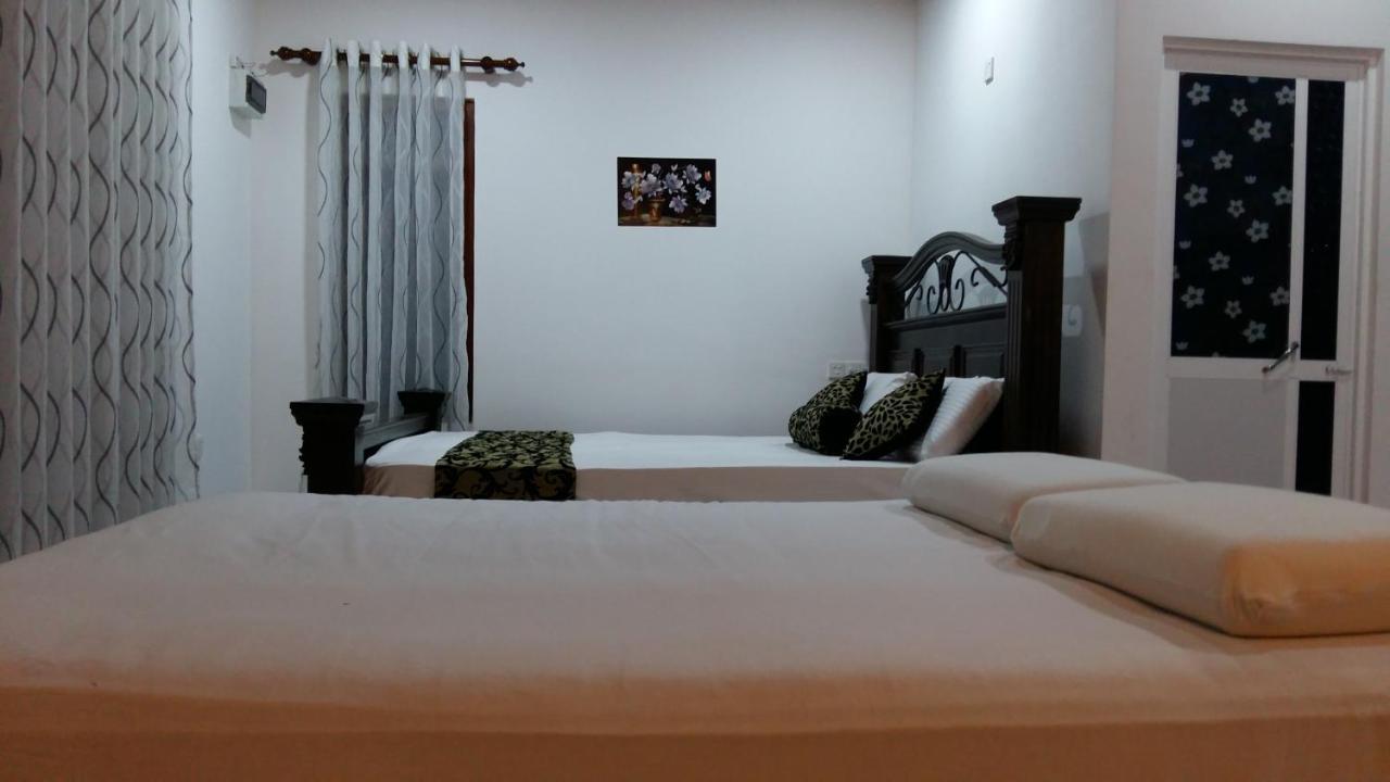 Happy Spring Guest Bed & Breakfast Mirissa Bagian luar foto