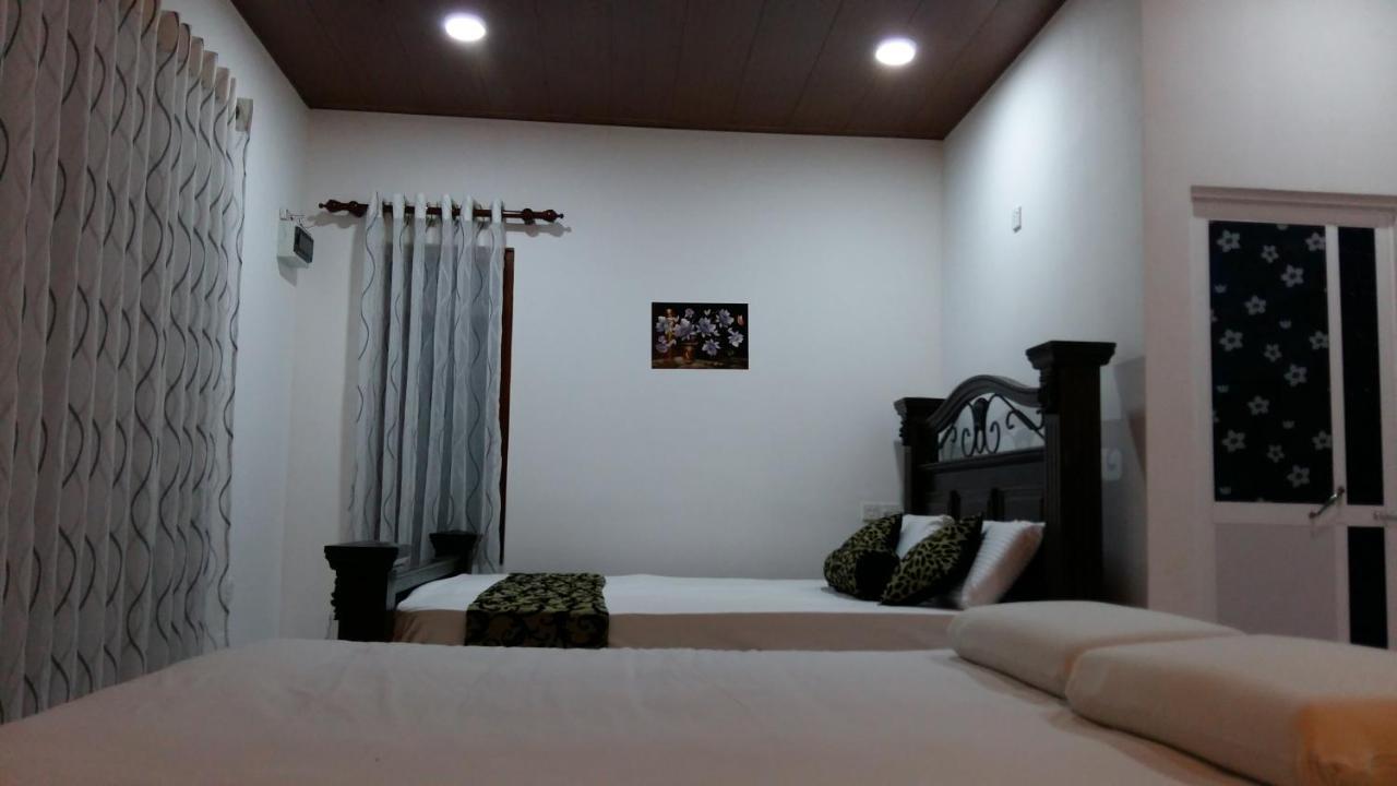 Happy Spring Guest Bed & Breakfast Mirissa Bagian luar foto
