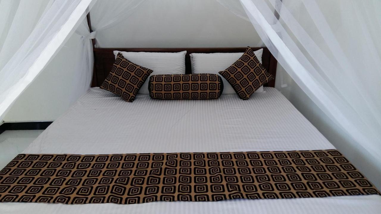 Happy Spring Guest Bed & Breakfast Mirissa Ruang foto